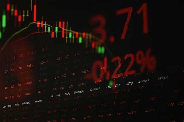 人工智能数据中心的繁荣并未破灭 但大型科技公司“暂停”趋势正在形成